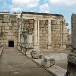 512px-Capernaum_synagogue_by_David_Shankbone